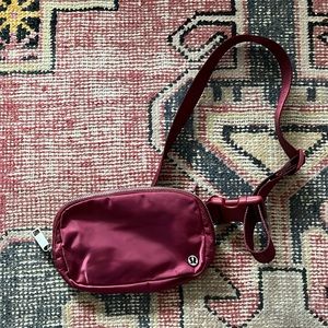 Lululemon Everywhere Belt Bag